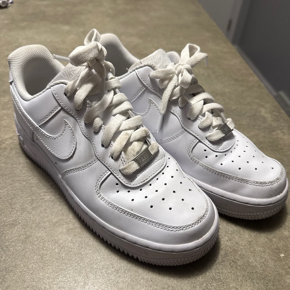 White Nike AF1 Air Force 1 Like New